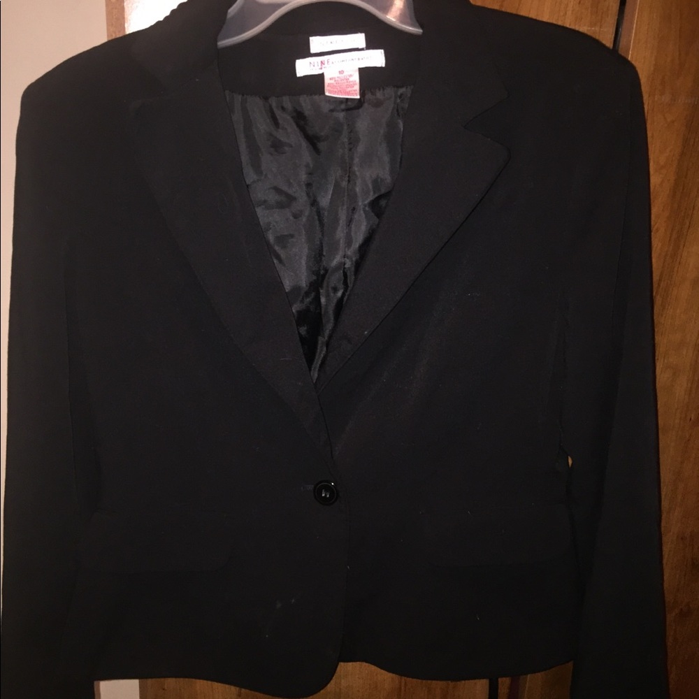 Blazer - Picture 2 of 3
